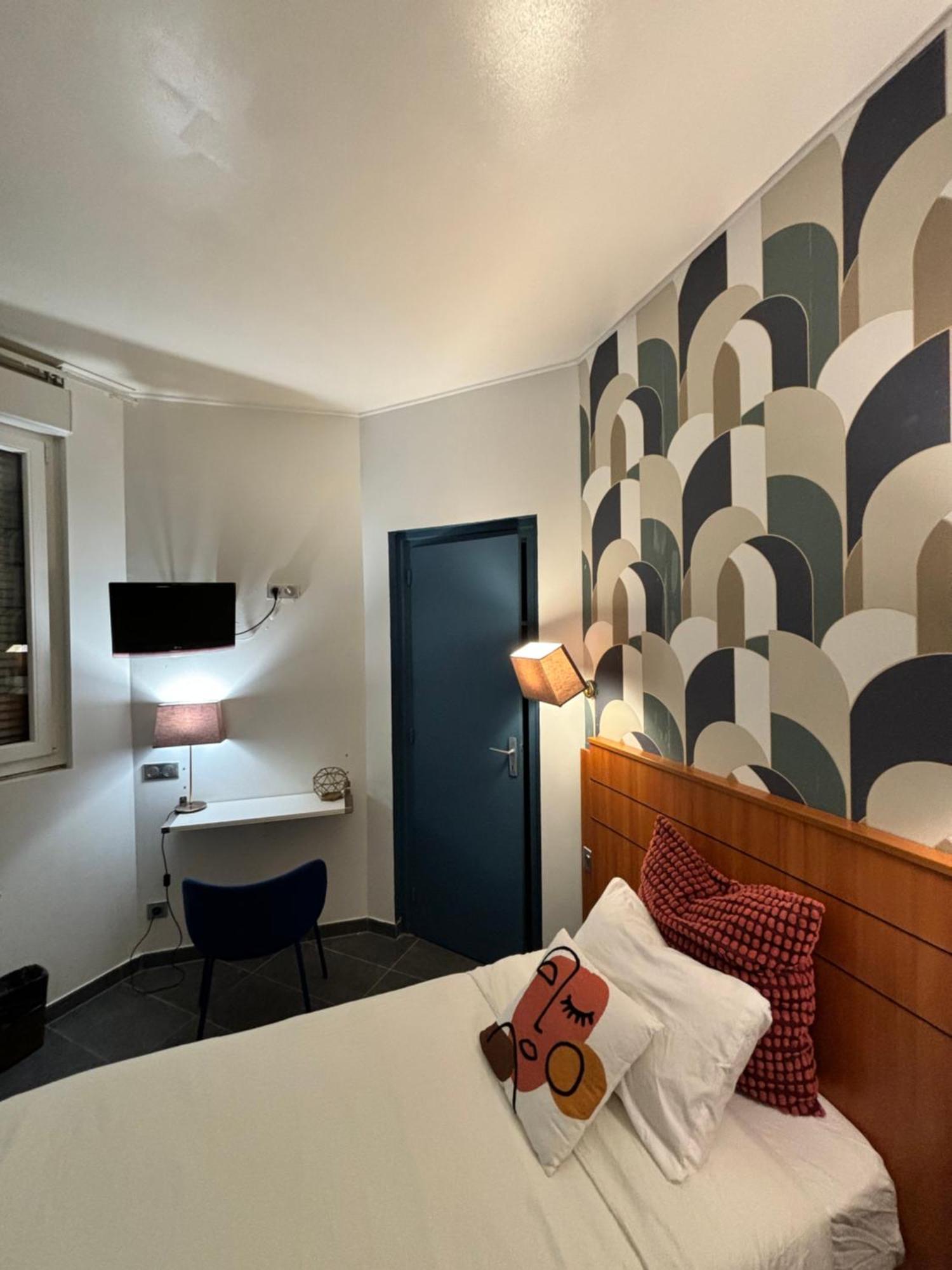 Hotel Astrid รูออง ภายนอก รูปภาพ