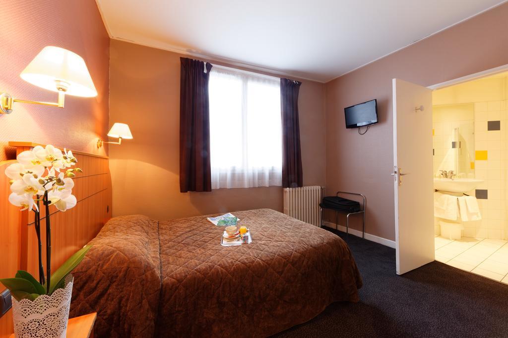 Hotel Astrid รูออง ภายนอก รูปภาพ