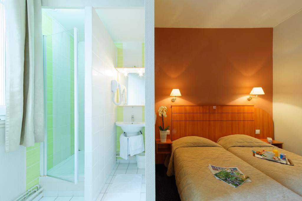 Hotel Astrid รูออง ภายนอก รูปภาพ