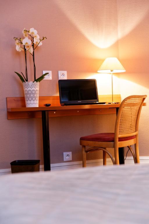 Hotel Astrid รูออง ภายนอก รูปภาพ