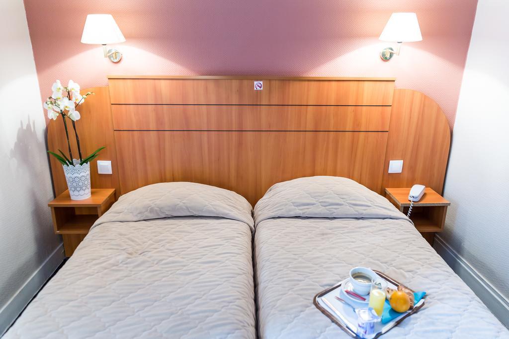 Hotel Astrid รูออง ภายนอก รูปภาพ
