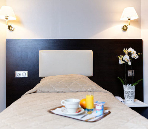 Hotel Astrid รูออง ภายนอก รูปภาพ